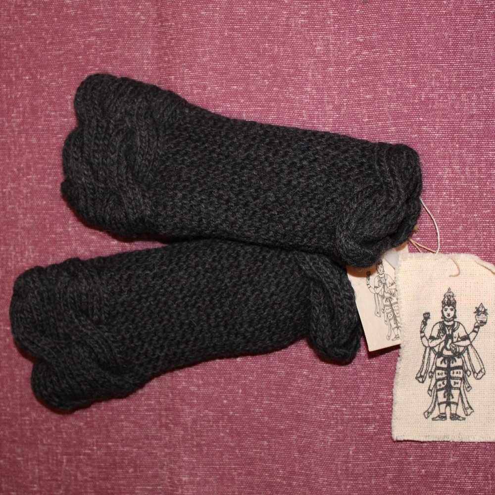 💥 Nepalese Merino Dbl Cable Handwarmers Charcoal